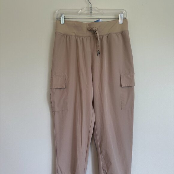 Hot hiking fit with Cotopaxi half zip sweater & UPF pant - Picture 6 of 9